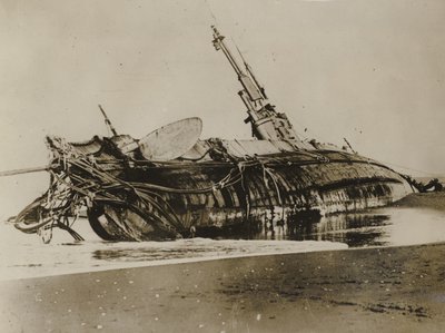 Sous-marin américain H3 échoué, 1917 - American Photographer