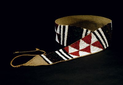 Ceinture Cérémonielle de Femme, tribu Maidu, Californie - American School