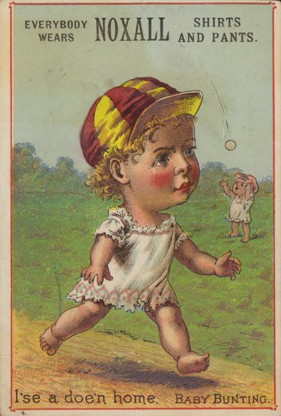 Bébé courant portant une casquette de baseball - American School