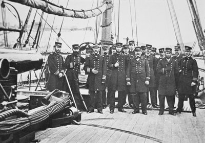 Le capitaine John A. Winslow (1811-1973) avec ses officiers à bord de l