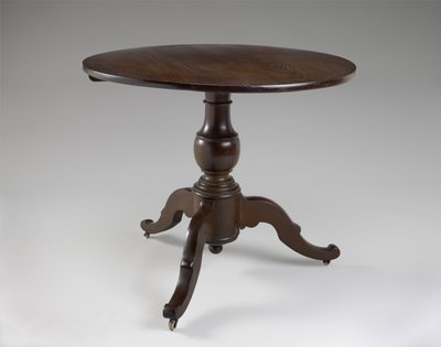 Table centrale, vers 1850-1870 - American School