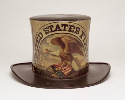 Chapeau de parade de pompier peint par David Bustill Bowser, vers 1850 - American School