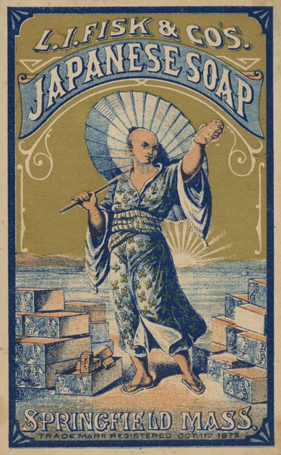 Homme japonais posant avec du savon - American School