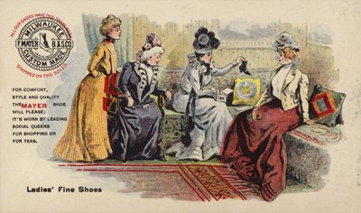 Dames assises sur un canapé admirant des bottes - American School
