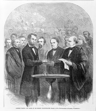 Lincoln prêtant serment lors de sa deuxième investiture, 4 mars 1865, publié en 1865 - American School