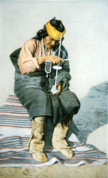 Homme Pueblo perçant de la turquoise, vers 1905 - American School