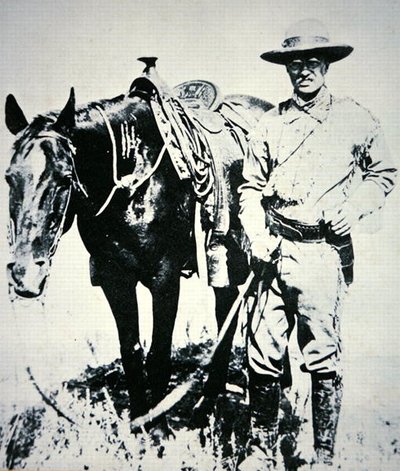 Theodore Roosevelt avec son cheval, vers 1885 - American School