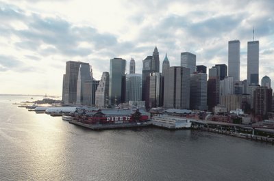 Vue vers le quartier financier à travers l