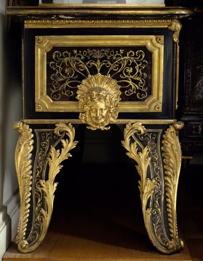 Mobilier de Louis XIV : commode avec incrustation de métal et acanthe par André Boulle - Andre Charles Boulle