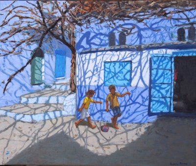 Jeux de balle dans la rue, Chefchaouen, Maroc, 2018 - Andrew Macara