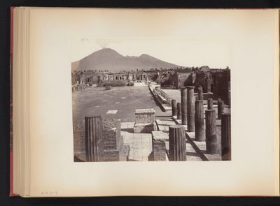 Vue de la Piazza del Foro à Pompéi, Italie - Anonymous
