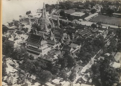 Complexe du temple de Wat Arun à Bangkok, vu du ciel - Anonymous