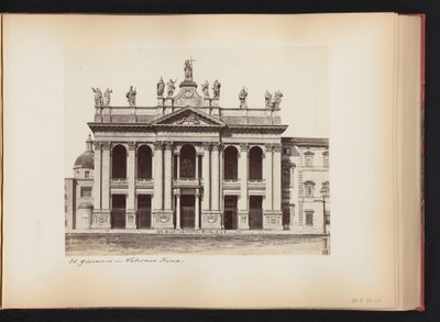 Façade de Saint-Jean-de-Latran à Rome, Italie - Anonymous