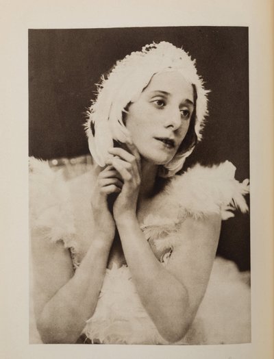 Anna Pavlova dans le ballet La Mort du cygne de Camille Saint-Saëns - Anonymous Anonymous