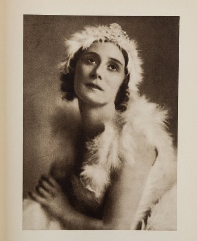 Anna Pavlova (Pavlovna) (1881-1931) dans le ballet La Mort du cygne de Camille Saint-Saëns, Anonyme - Anonymous Anonymous
