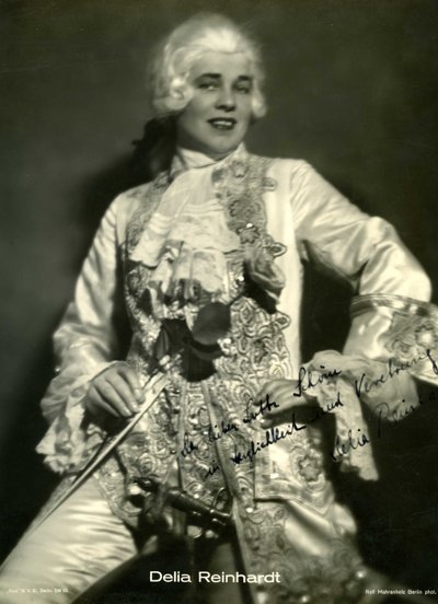 Delia Reinhardt (1892-1974) dans "Le Nozze di Figaro" de Wolfgang Amadeus Mozart, Anonyme - Anonymous Anonymous