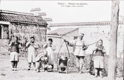 Mission des Jésuites fournissant des repas bon marché en Chine Photographie du début du 20e siècle - Anonymous Anonymous