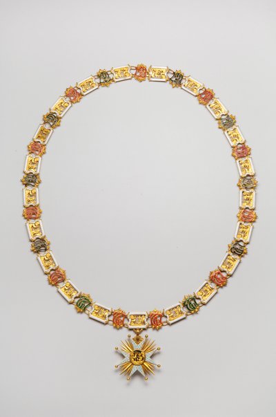 Royaume de Bavière - Ordre de Saint Hubert: collier porté par Luitpold, Duc en Bavière (1890-1973) - Fin du 18ème siècle - Or et Émaux - Collier: L 122 cm; poids 460 g (pendentif inclus) - Pendentif: D 7,5 cm - Collection privée - Anonymous Anonymous
