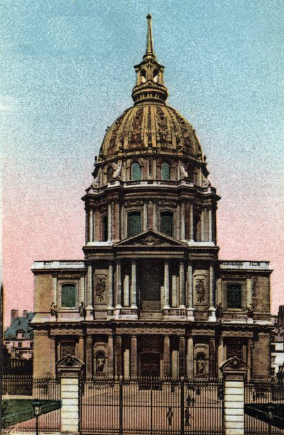 Paris : vue extérieure du Dôme de l