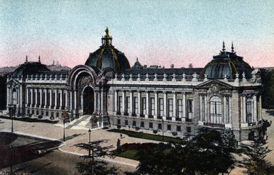 Paris : vue extérieure du Petit Palais ouvert en 1900, photo de 1920 dans 