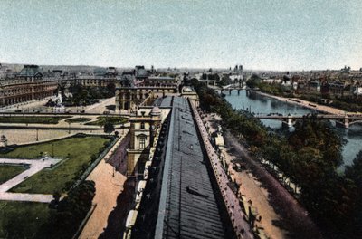 Paris : panorama vers le Louvre. La Seine et la Cathédrale Notre-Dame, à droite. Photographie de 1920 dans "Album Artistique" de la ville de Paris. Collection privée. - Anonymous Anonymous