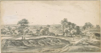 Village dispersé sous les arbres, à droite l