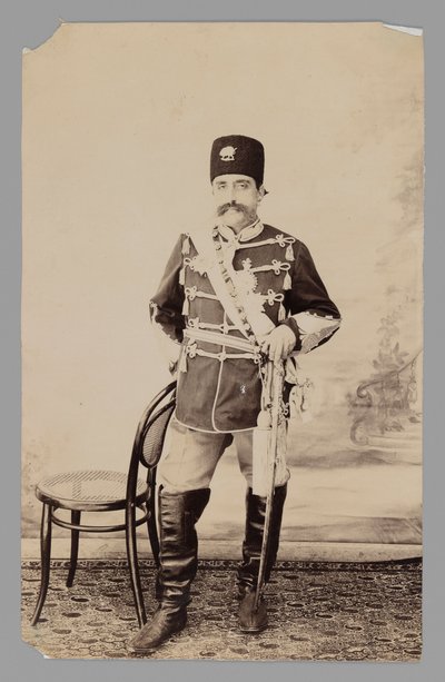 Portrait en pied de Mozaffar al-Din Shah, fin du 19e-début du 20e siècle - Antoin Sevruguin