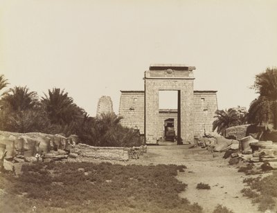Sphinx de Karnak et le pylône de Ptolémée - Antonio Beato