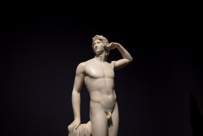 Sculpture antique Apollon se couronnant - 1782 - Antonio Canova, 2019 - Antonio Canova