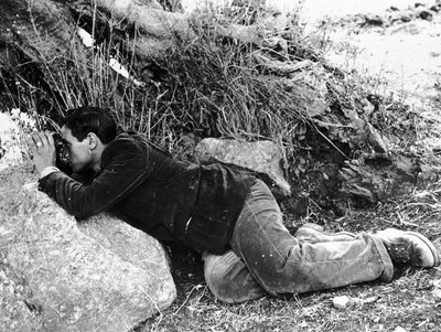 Salvatore Giuliano caché dans les buissons - Armando Bruni