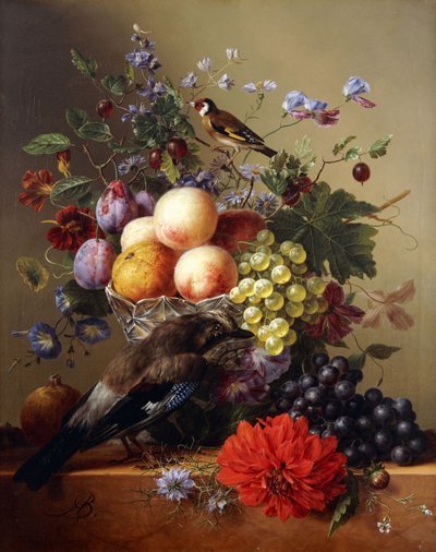 Pêches, raisins, prunes et fleurs dans un vase en verre avec un geai sur un rebord - Arnoldus Bloemers