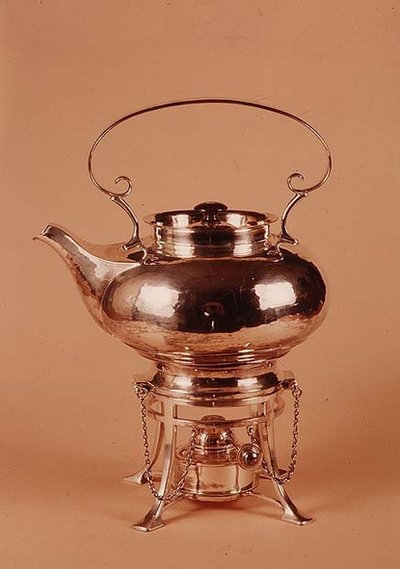 Bouilloire et brûleur à alcool, fabriqués par Birmingham Guild of Handicraft, vers 1905-10 - Arthur Stansfield Dixon
