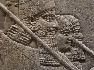 Le roi Assurnasirpal II lors d