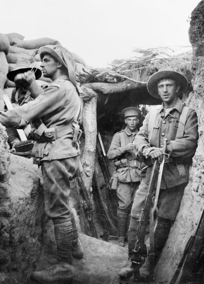 Troupes australiennes dans les tranchées turques de Lone Pine, 1915 - Australian Photographer