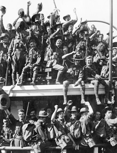 Embarquement de la Force Expéditionnaire Navale et Militaire Australienne (AN&MEF) pour la Nouvelle-Guinée, 19 août 1914 - Australian Photographer