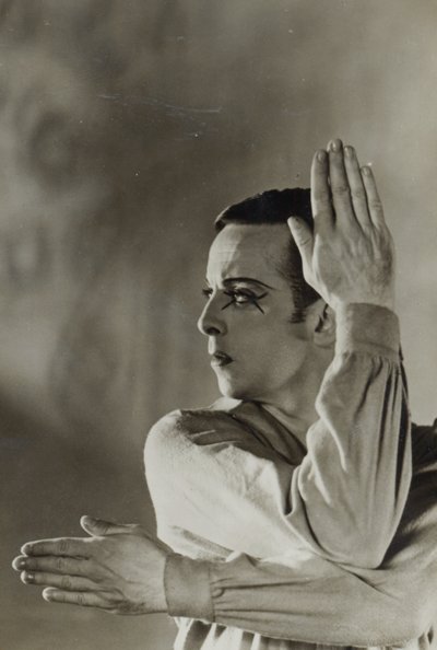 Carte postale de Robert Helpmann (1909-86) dans The Wanderer 1941 - Australian Photographer