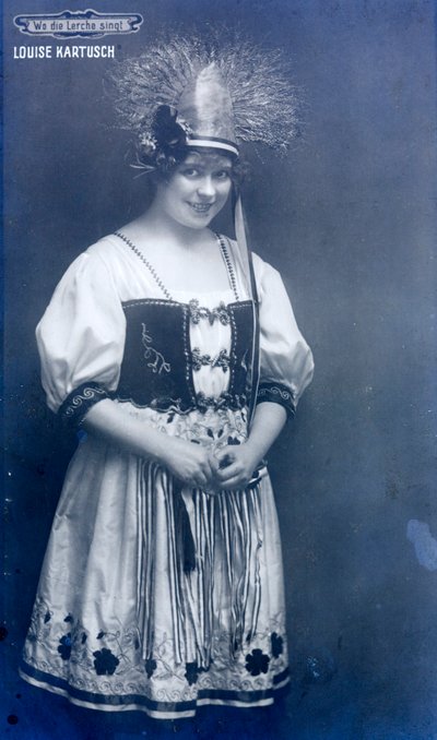 Louise Kartousch, chanteuse d