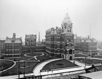 Cook County Hospital, c.1900, Chicago, Illinois, USA, c.1900 (photo n/b) - Barnes and Crosby