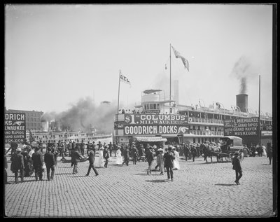 Navire de passagers Christopher Columbus amarré aux quais Goodrich, Chicago, Illinois, USA, vers 1905 - Barnes and Crosby