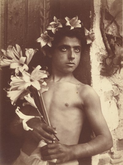 [Garçon avec des lilas] - Baron Wilhelm von Gloeden
