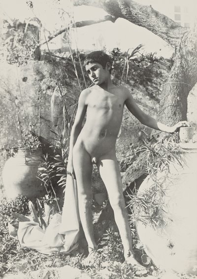 [Jeune fille nue dans un jardin] - Baron Wilhelm von Gloeden