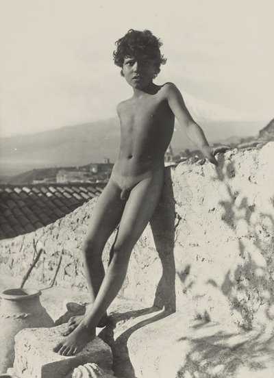 [Jeune fille nue debout] - Baron Wilhelm von Gloeden