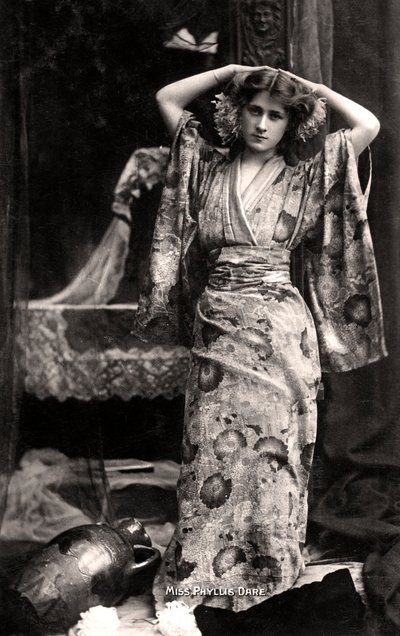Phyllis Dare 1890-1975, actrice anglaise, 1906 - Bassano Studio
