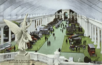 Carte postale représentant des véhicules à moteur dans la section britannique de l