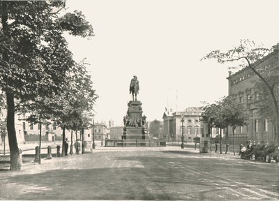 Statue de Frédéric le Grand, Unter Den Linden, Berlin, Allemagne, 1895 - Berlin Photographic Co