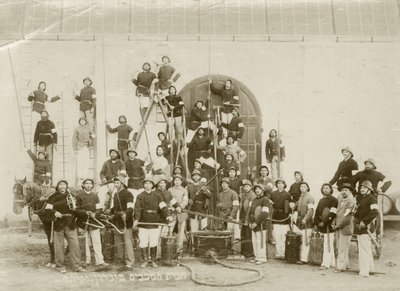 Un groupe de pompiers à Zichron Yaacov, c.1898-1900 - Bernard Edelstein