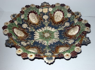 Plat avec visages grotesques - Bernard Palissy