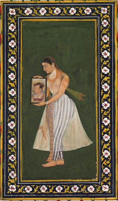 Nur Jahan, tenant un portrait de l