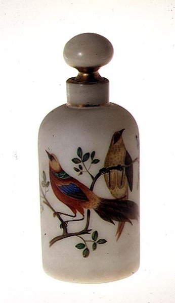 Bouteille en opaline avec décoration dorée et émaillée, milieu du 19e siècle - Bohemian School
