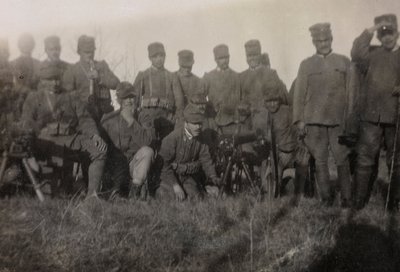 Album de la Première Guerre mondiale en Frioul-Vénétie Julienne : portrait de groupe des artilleurs du 112e Infanterie - Bourbon Del Monte